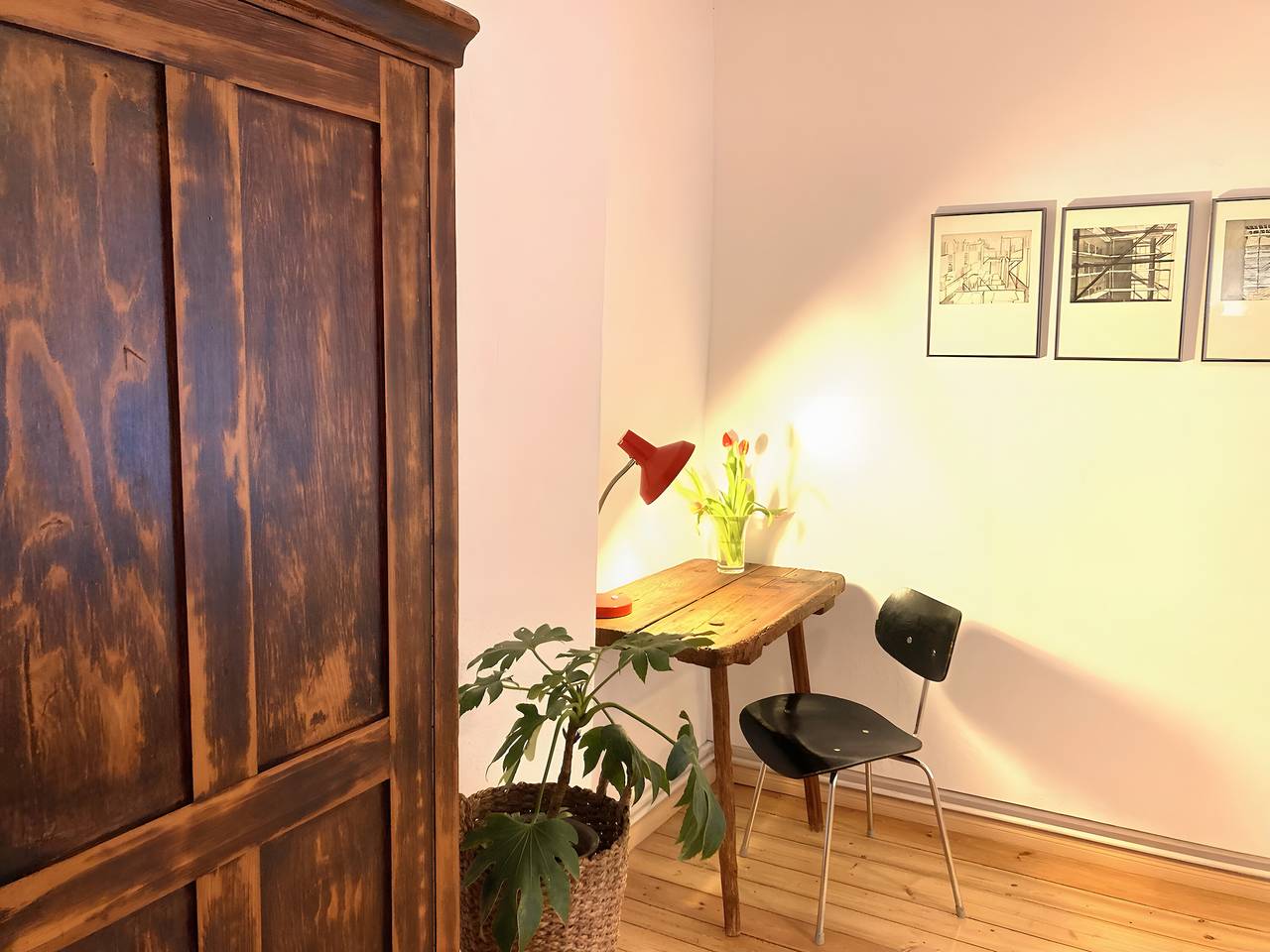 Ganze Wohnung, Gästehaus 'Schlamau19 - Unterm Nussbaum'
Apartment mit 2 Gästezimmern, Gemeinschaftsküche und Garten in Wiesenburg/ Mark, Fläming