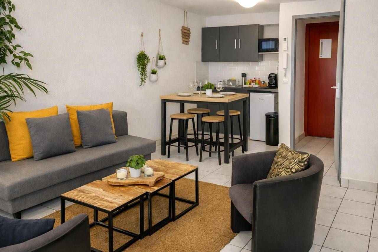 Appartement entier, Two-Bedroom Apartment in Moussy-le-Neuf, Seine-et-Marne