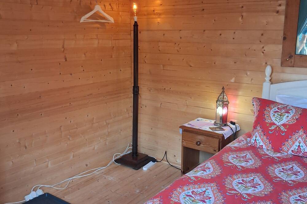 Cosy semi off grid eco cabin in Penarth, very quiet location. in Cardiff, Región de Vale of Glamorgan