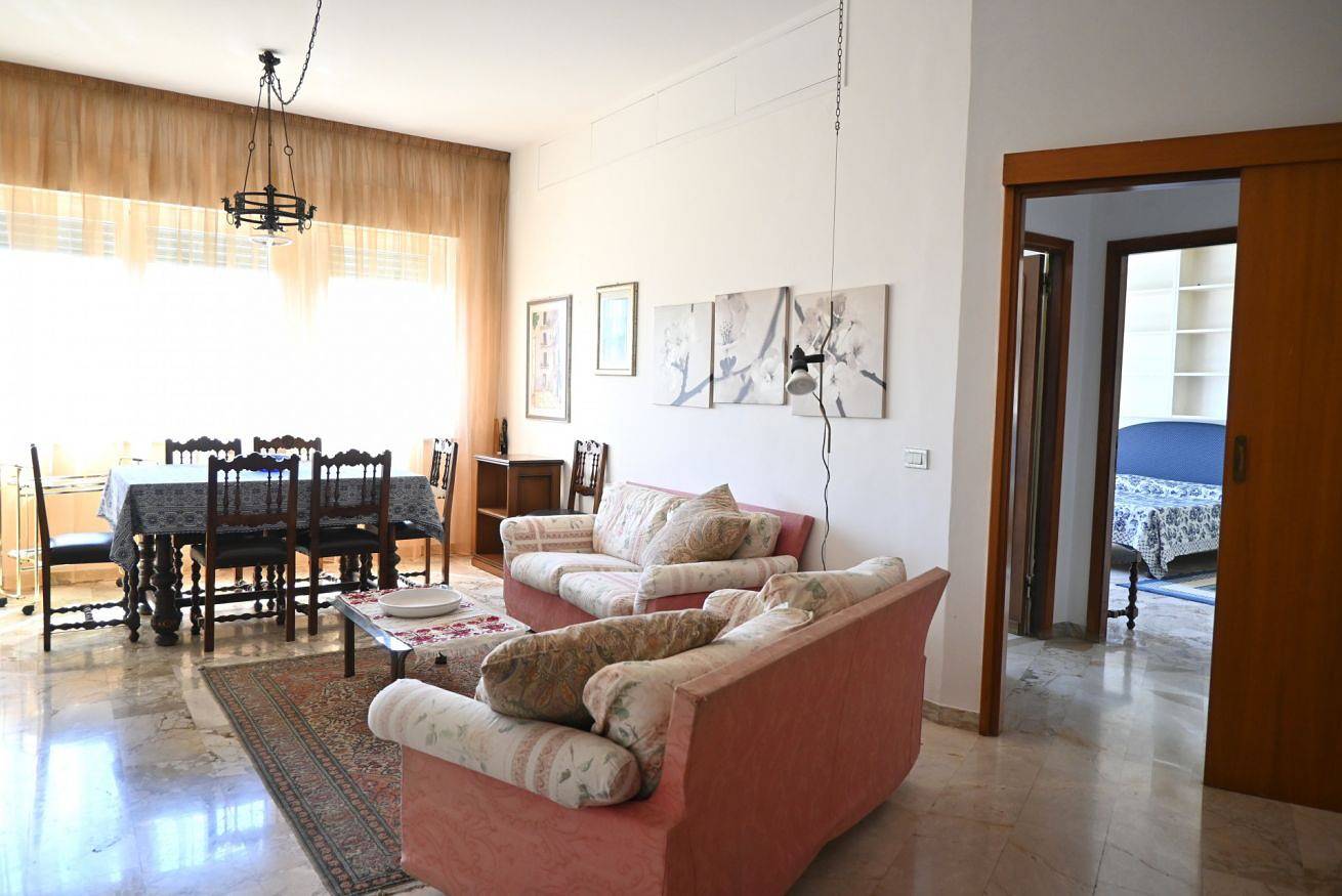 Appartamento intero, A48 - Ancona, ampio quadrilocale con balcone in Ancona (Italia), Provincia di Ancona