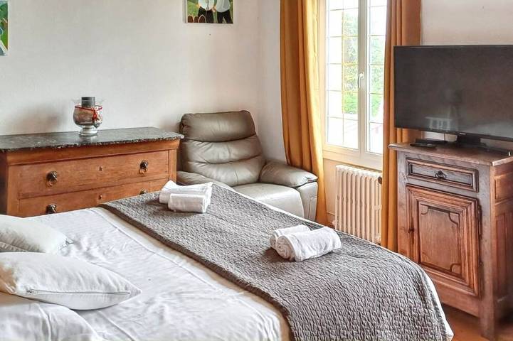 Location de vacances pour 12 personnes, animaux acceptés à Saint-Germain-du-Pert - 2