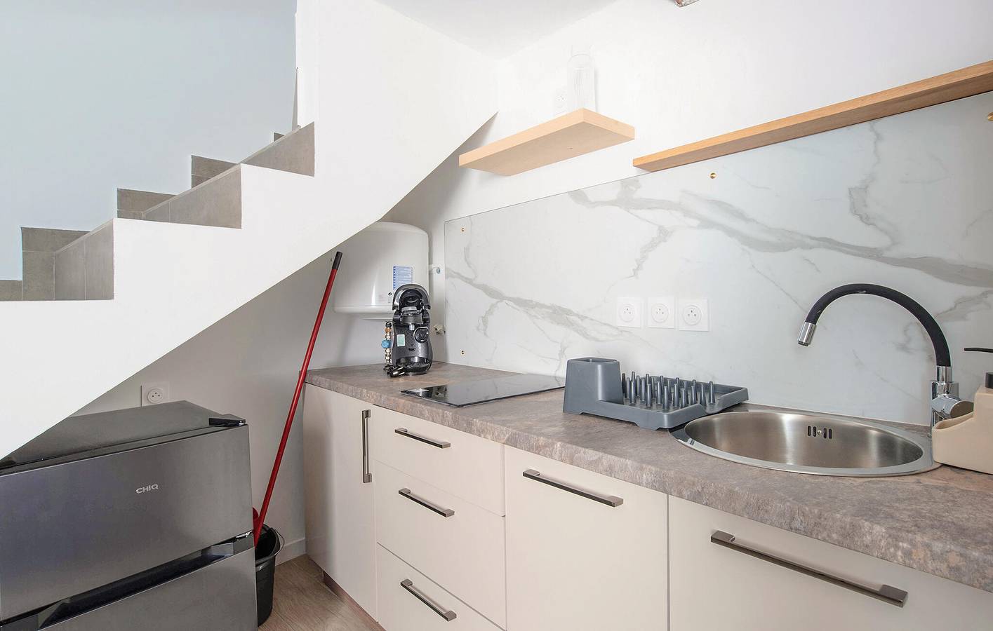 Ganze Ferienwohnung, Gemütliche Wohnung mit WiFi & Parkplatz, Nähe Stadtzentrum in Solliès-Pont, Toulon Region