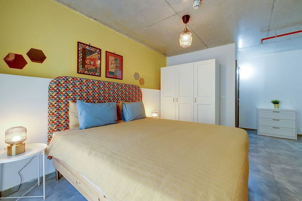 Charming Room in Sliema Creek Guesthouse (Room 1) in Tas-Sliema, Île de Malte