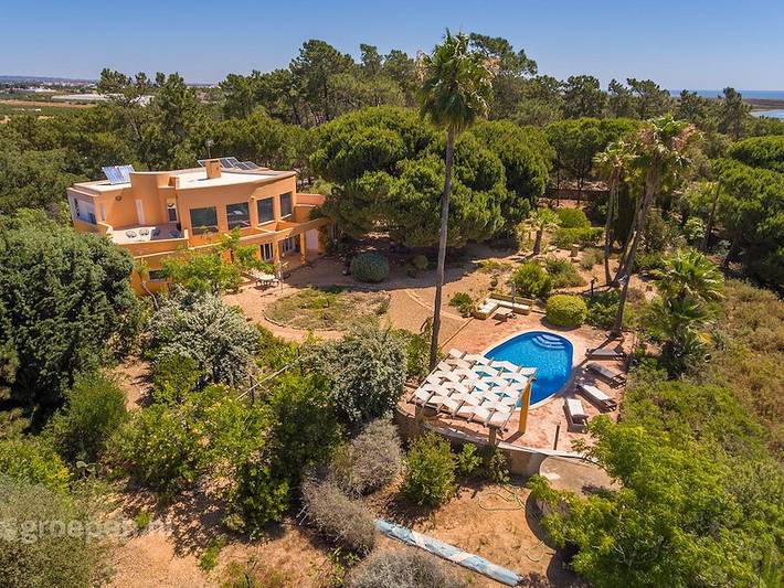 Casa de férias para 10 pessoas, com sauna e varanda/terraço e ainda terraço em Luz de Tavira