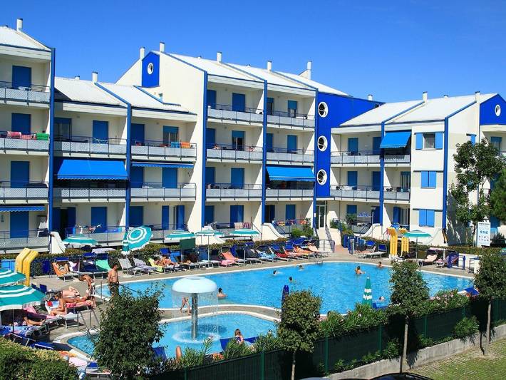 Ferienwohnung für 5 Personen, mit Pool und Balkon, kinderfreundlich in Porto Santa Margherita