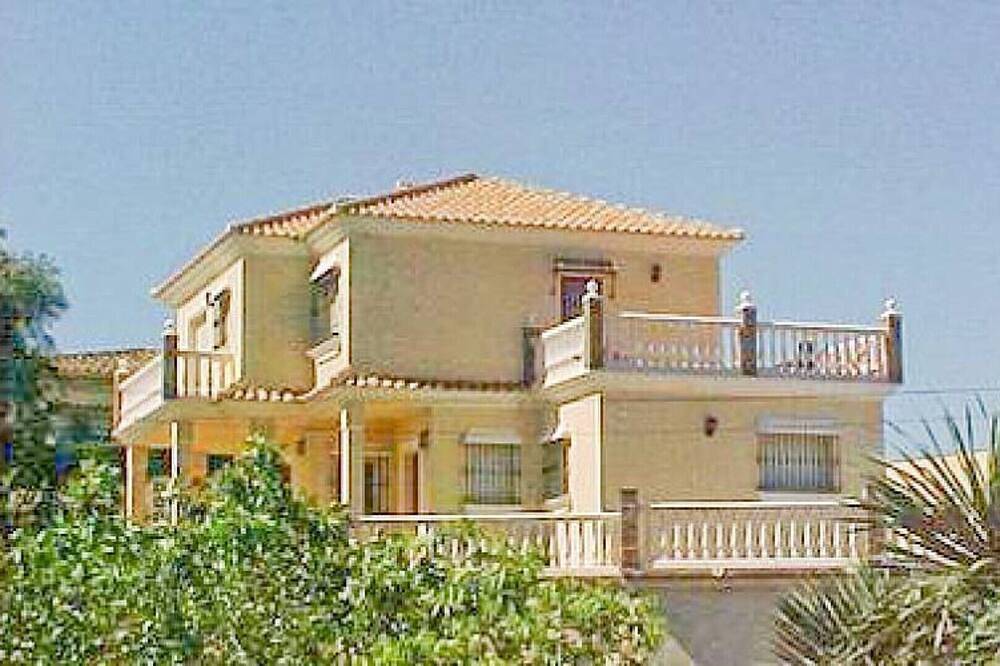 M from the beach, private pool. in Torreblanca (Fuengirola), Fuengirola
