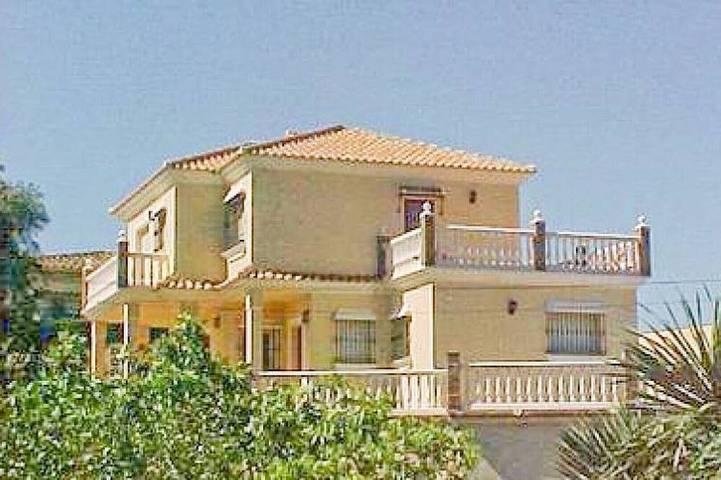 Holiday home for 9 people, with terrace and garden, with pets - 1