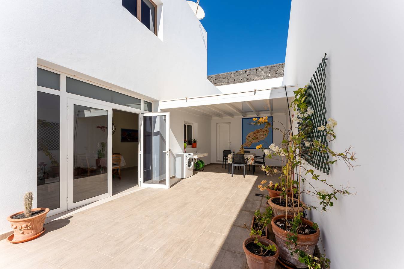 Vacation Home "Casa Anita" with Private Terrace & Wi-Fi in Playa Blanca, Yaiza