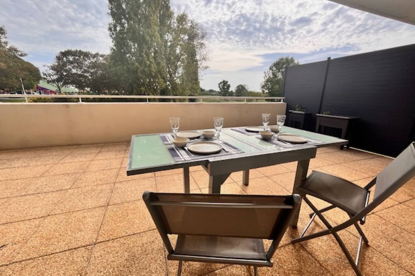 Appartement entier, T2 Terrasse – Vue sur lac – Plage à 10 min à pied in Aytré, Région de La Rochelle