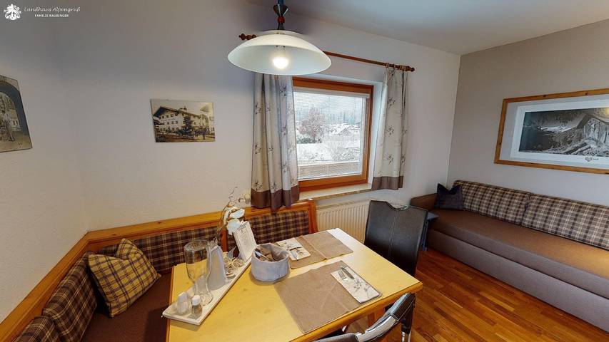 Ferienwohnung für 4 Personen, mit Ausblick und Pool sowie Sauna und Garten in Kössen - 4