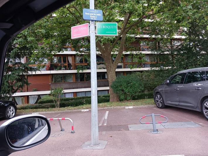 Gîte pour 2 personnes, avec terrasse ainsi que piscine et vue à La Celle-Saint-Cloud - 4