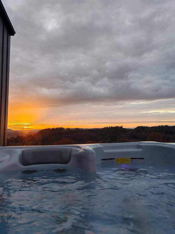 Chalet moderne 1 entre Evasion Design et Nature in Ruynes-en-Margeride, Région de Saint-Flour