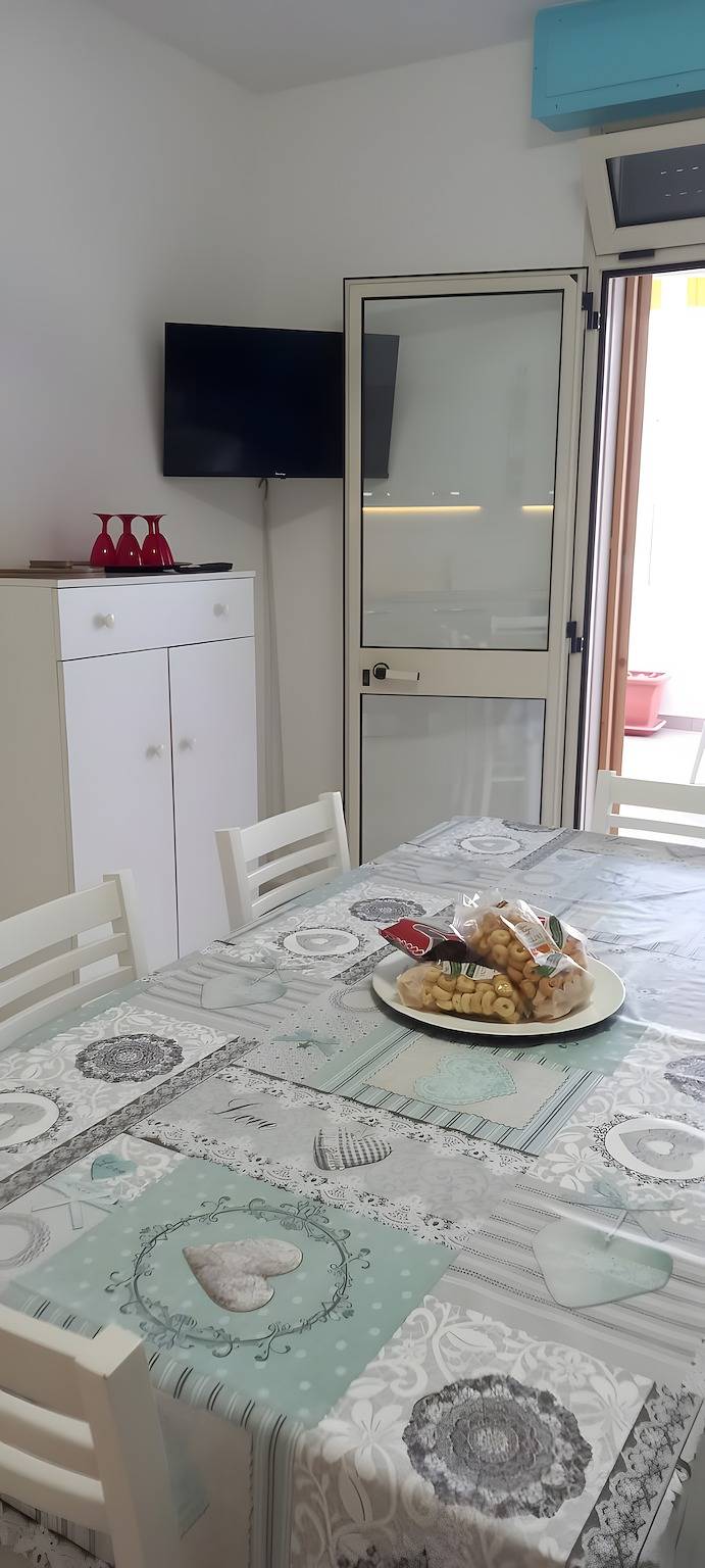 Ferienhaus 'Appartamento Paradiso' mit Meerblick, Wi-Fi und Klimaanlage in Torre Pali, Salve