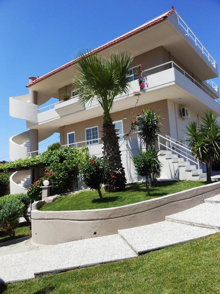 Ferienwohnung für 4 Personen, mit Ausblick und Garten in Afantou - 2