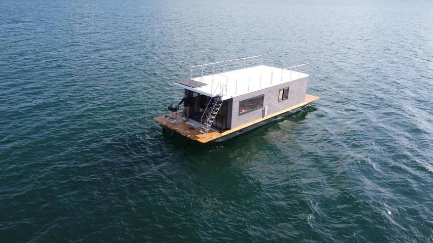 Bateau pour 6 personnes, avec terrasse ainsi que vue sur le lac et vue dans Grand Est - 2