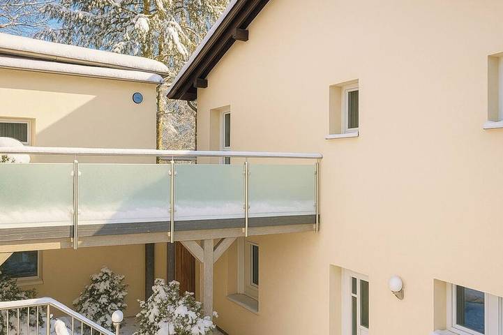 Hütte für 4 Personen, mit Garten und Whirlpool sowie Terrasse in Wienerwald