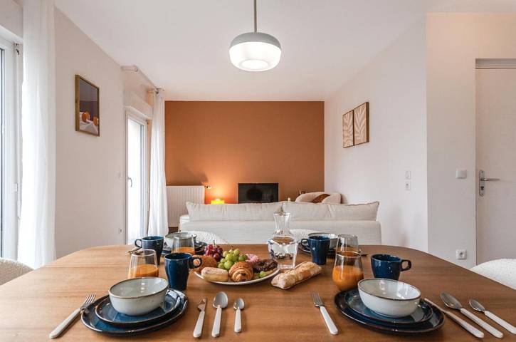 Gîte pour 8 personnes, avec terrasse à Chessy - 4