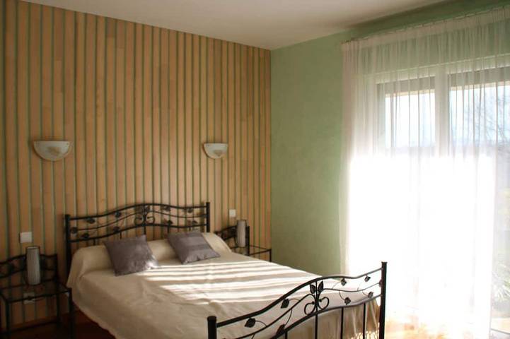 Location de vacances pour 6 personnes, avec jardin à Bégole - 4