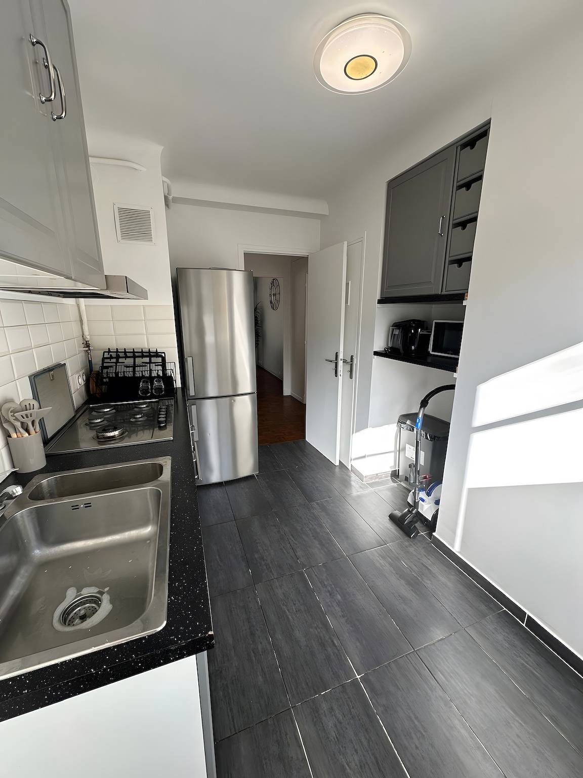 Appartement entier, Appartement « Bel Appartement De 6 Couchages » avec Balcon, Wi-Fi et Climatisation in Marseille, Région de Marseille