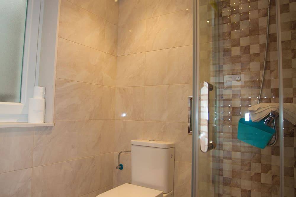 Entire apartment, Apartamento El Fondón in Cangas de Onís, Asturias Province