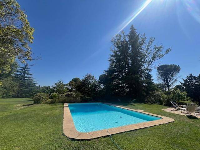 Casa de vacaciones para 3 personas, con piscina además de jardín y vistas - 1