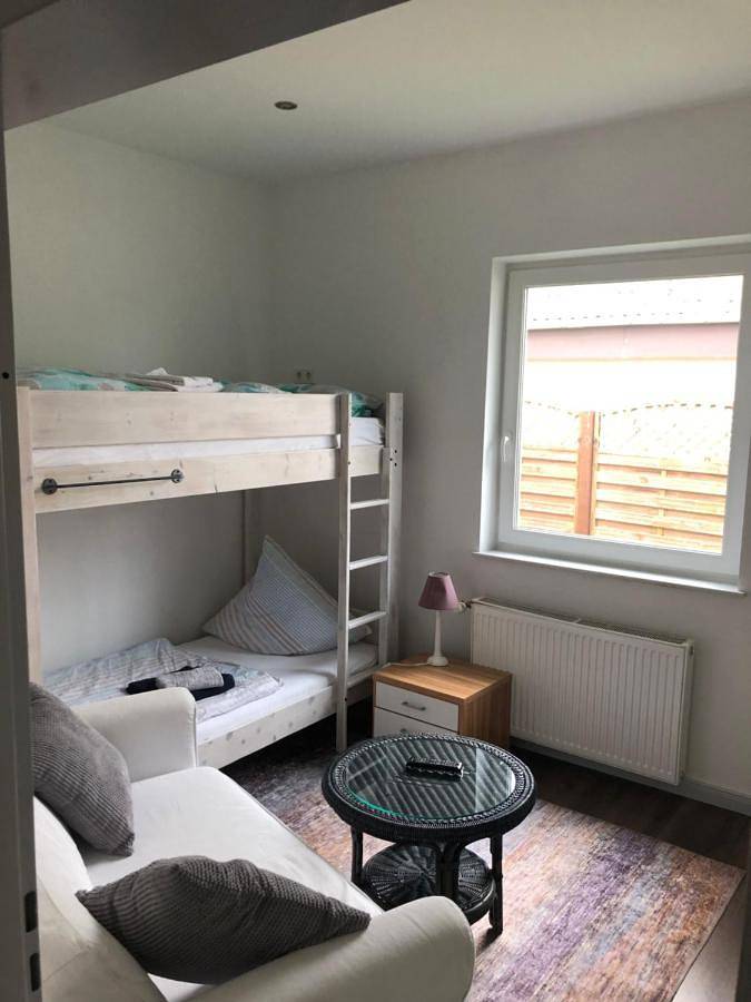 Ferienhaus für 3 Personen, mit Terrasse und Garten in Nordenham - 2