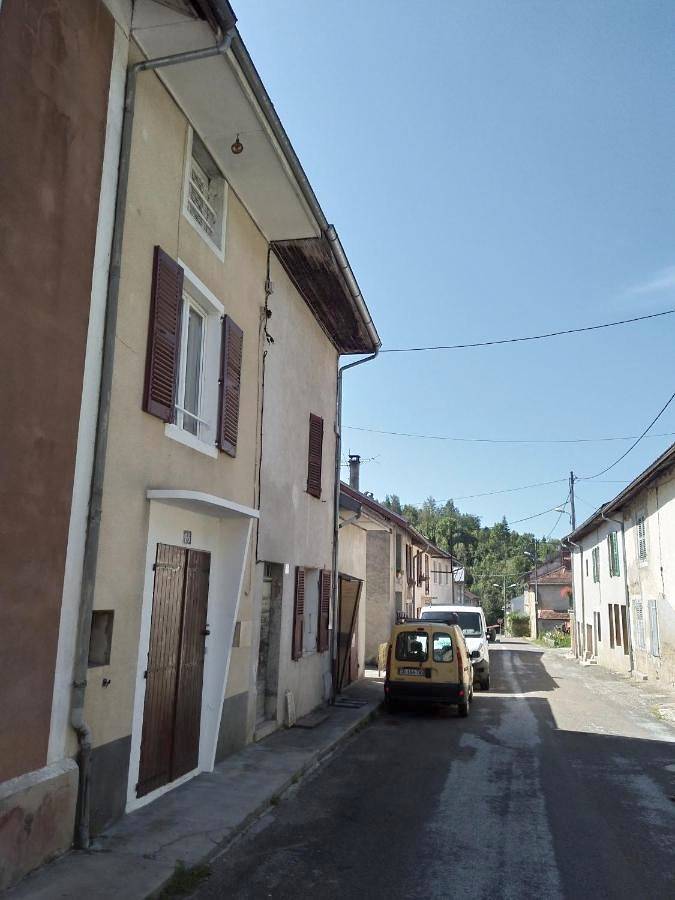 Gîte pour 10 personnes, avec vue et balcon, animaux acceptés à Saint-Claude (Jura) - 2