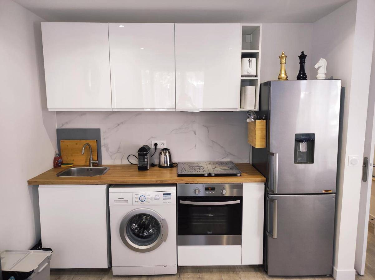 Appartement entier, Appartement Cosy calme proche Château de Versailles avec parking in Le Chesnay, Yvelines