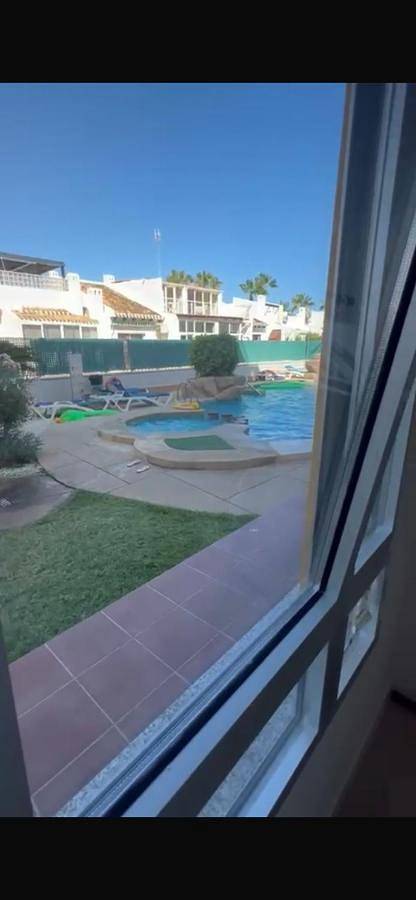 Apartahotel para 3 personas, con Terraza además de Jardín y Piscina en Orihuela