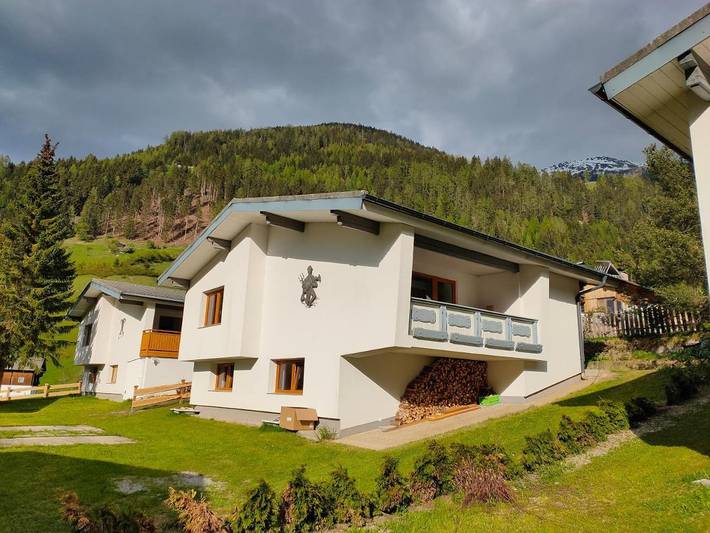 Ferienhaus für 8 Personen, mit Ausblick und Garten