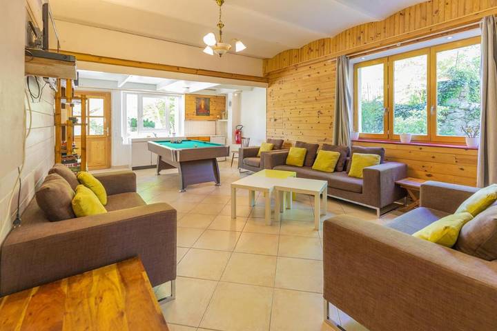 Location de vacances pour 16 personnes, avec Balcon et Terrasse ainsi que Jardin et Sauna à Vercheny - 3