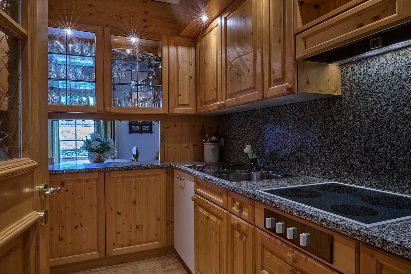 Entire apartment, "Apartment Sina" with Balcony & Wi-Fi in Klosters-Serneus, Plessur alps