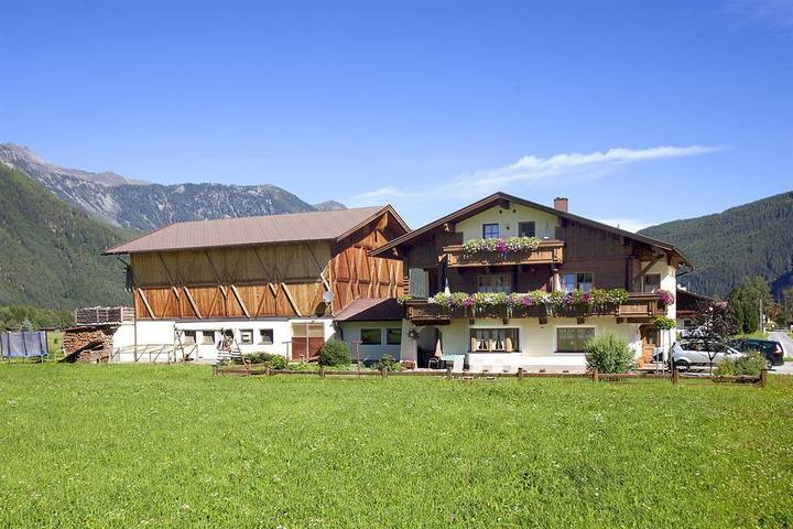 Ferienwohnung für 4 Personen, mit Garten und Terrasse im Ötztal - 2