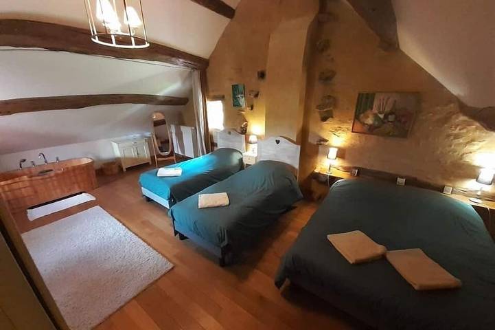 Gîte pour 6 personnes, avec jardin à Chaudenay-le-Château