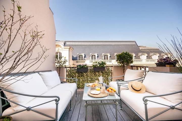 Gîte pour 2 personnes, avec terrasse et vue dans L'Olympia (Paris)