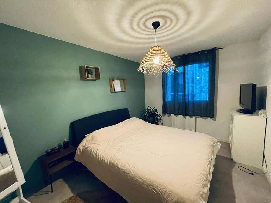 Appartement entier, Two-Bedroom Apartment in Gradignan, Région de Bordeaux
