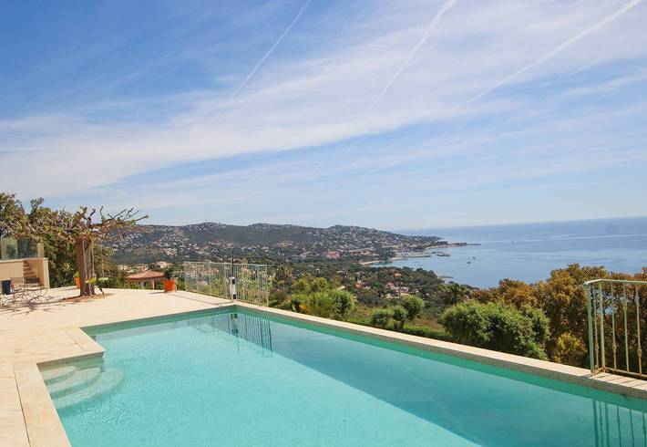 Gîte pour 10 personnes, avec piscine, adapté aux familles dans Plage Des Elephants - 4