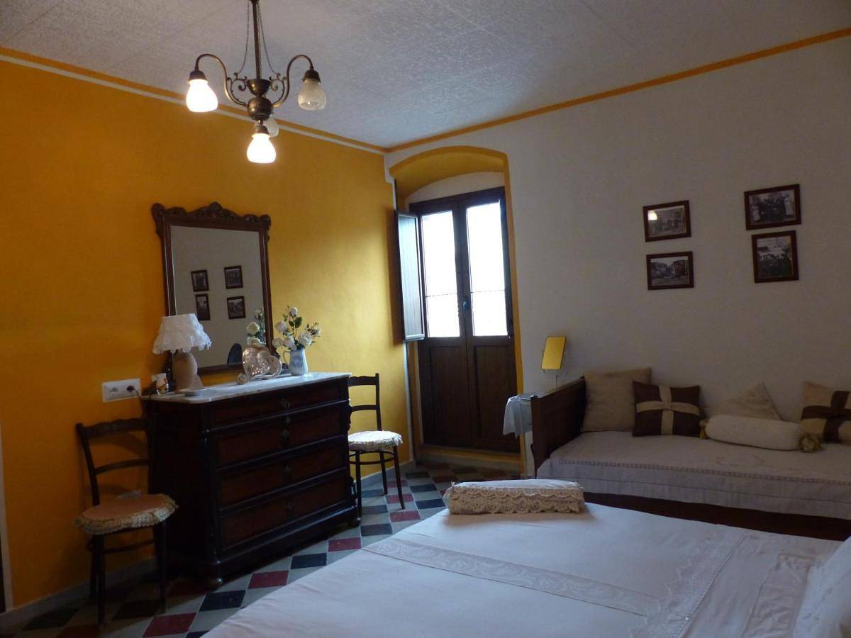 Triple Room in Magomadas, Planargia
