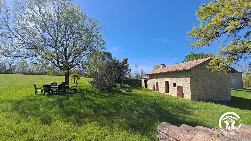 Gîte pour 6 personnes, avec terrasse - 1