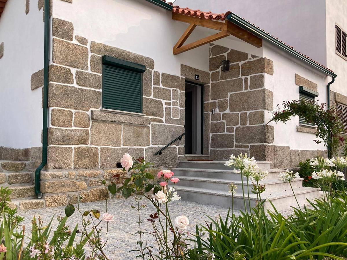 Casa do Bairro in U. F. Seia, São Romão e Lapa dos Dinheiros, Seia