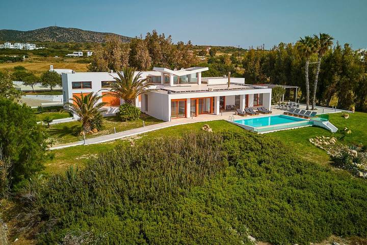 Villa für 14 Personen, mit Terrasse und Pool sowie Garten auf Rhodos
