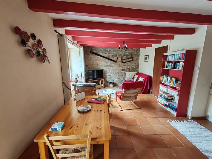 Cottage 'Ti Glycine' with Private Garden and Wi-Fi in Melrand, Pontivy region