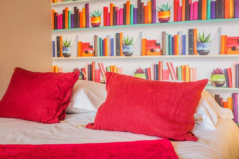 Entire apartment, L'Icone De La Guierle in Brive-la-Gaillarde, Brive-la-Gaillarde region