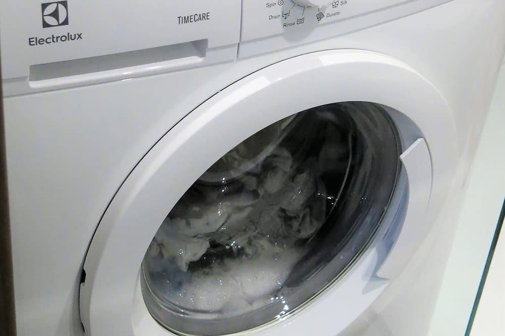 Ganze Wohnung, Modern, well equipped 2 bedroom penthouse, terrace with stunning harbour view. in Marsaskala, Insel Malta