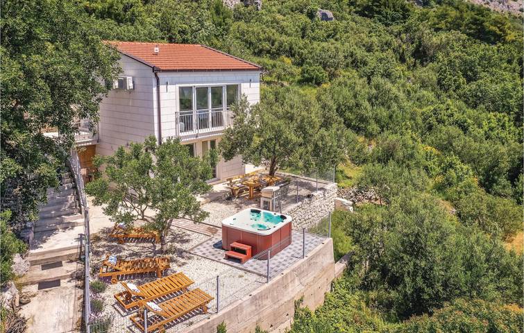 Dom dla 4 osób, z Taras w Podgora