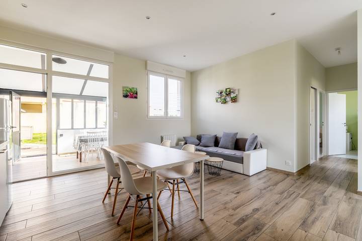 Holiday Home 'La Baraque' with Private Terrace, Private Garden and Wi-Fi in Gourhel, Vannes Området
