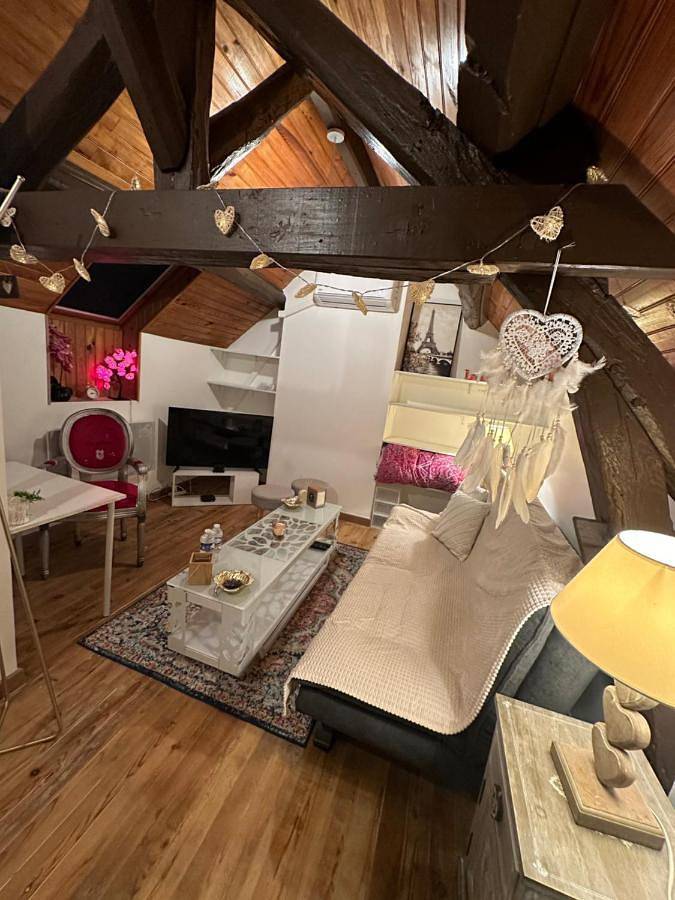 Gîte pour 2 personnes, avec jardin et jacuzzi à Cannes-Écluse