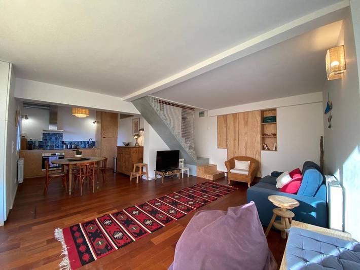 Location de vacances pour 5 personnes, avec Terrasse ainsi que Jardin et Vue à Camblanes-et-Meynac