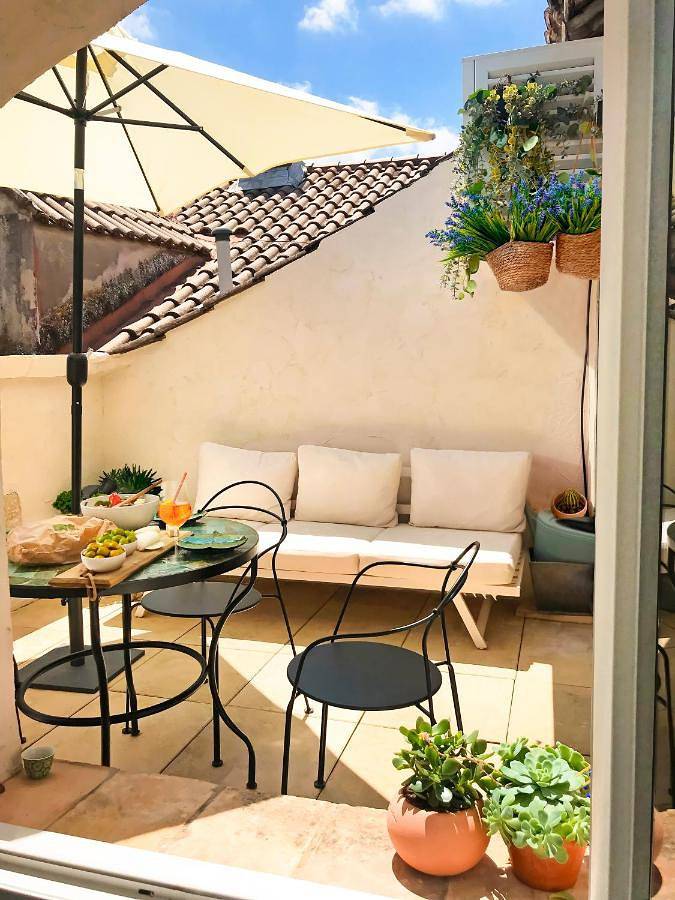 Gîte pour 3 personnes, avec vue et terrasse dans Arenes De Nimes - 3