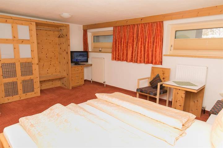 Ganze Ferienwohnung, Low Budget Zimmer in Stubaier Alpen, Sölden (Österreich)